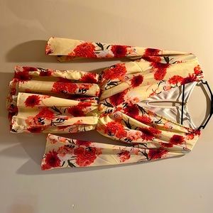 Charlotte russe floral romper!🌸